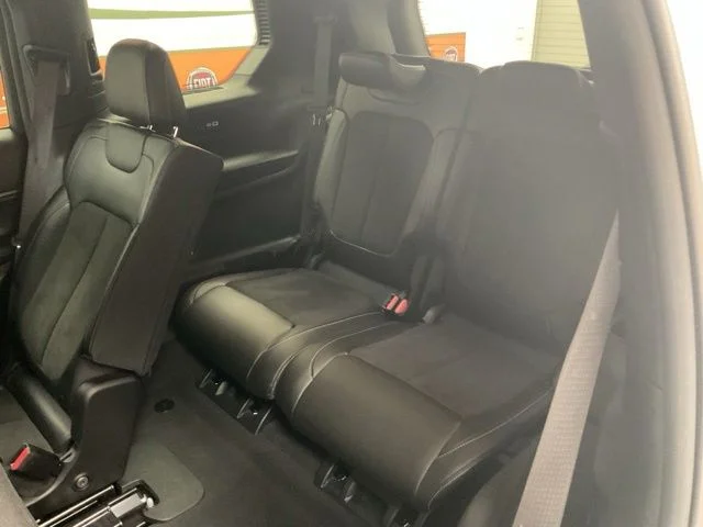 2023 Jeep Grand-Cherokee-L Laredo Altitude 4x4 - Image 21