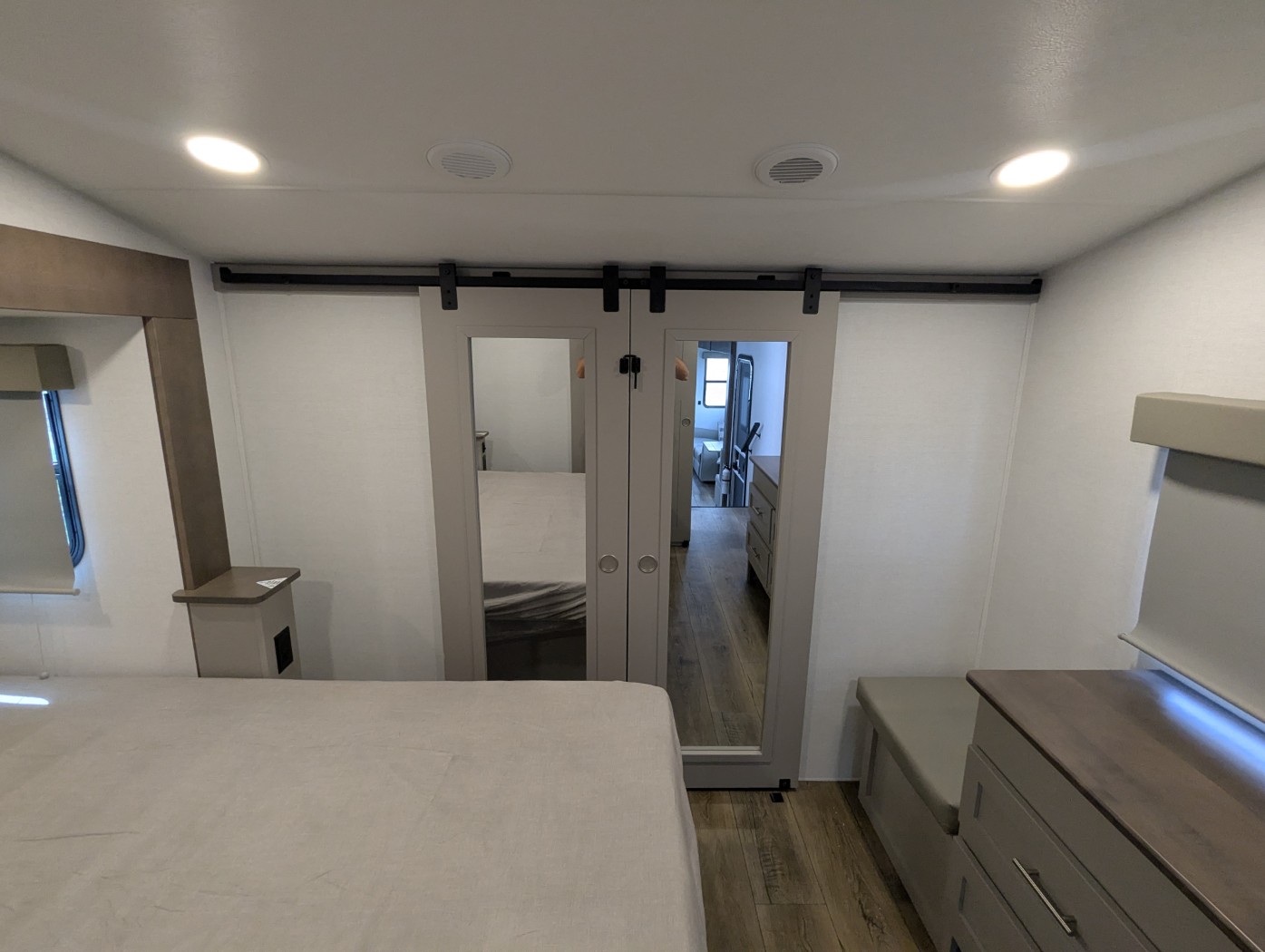 2026 Alliance RV Avenue 32RLS - Image 9
