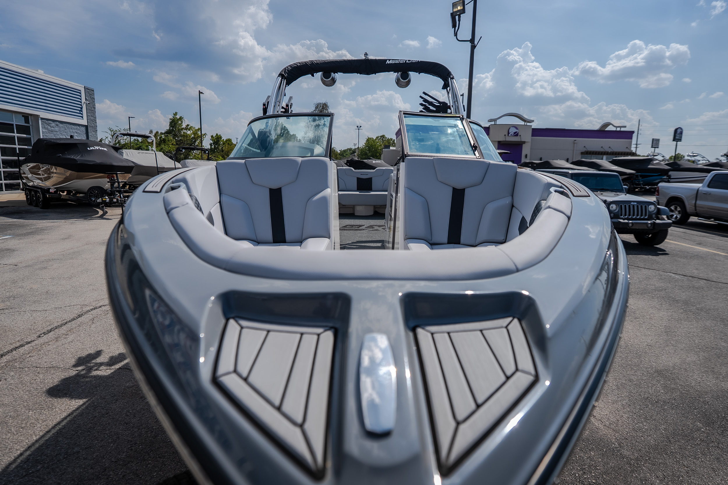 2024 MasterCraft XT25 - Image 6