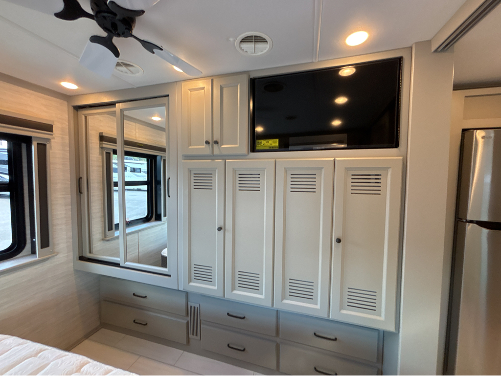 2026 TIFFIN ALLEGRO BAY 34 DB - Image 21