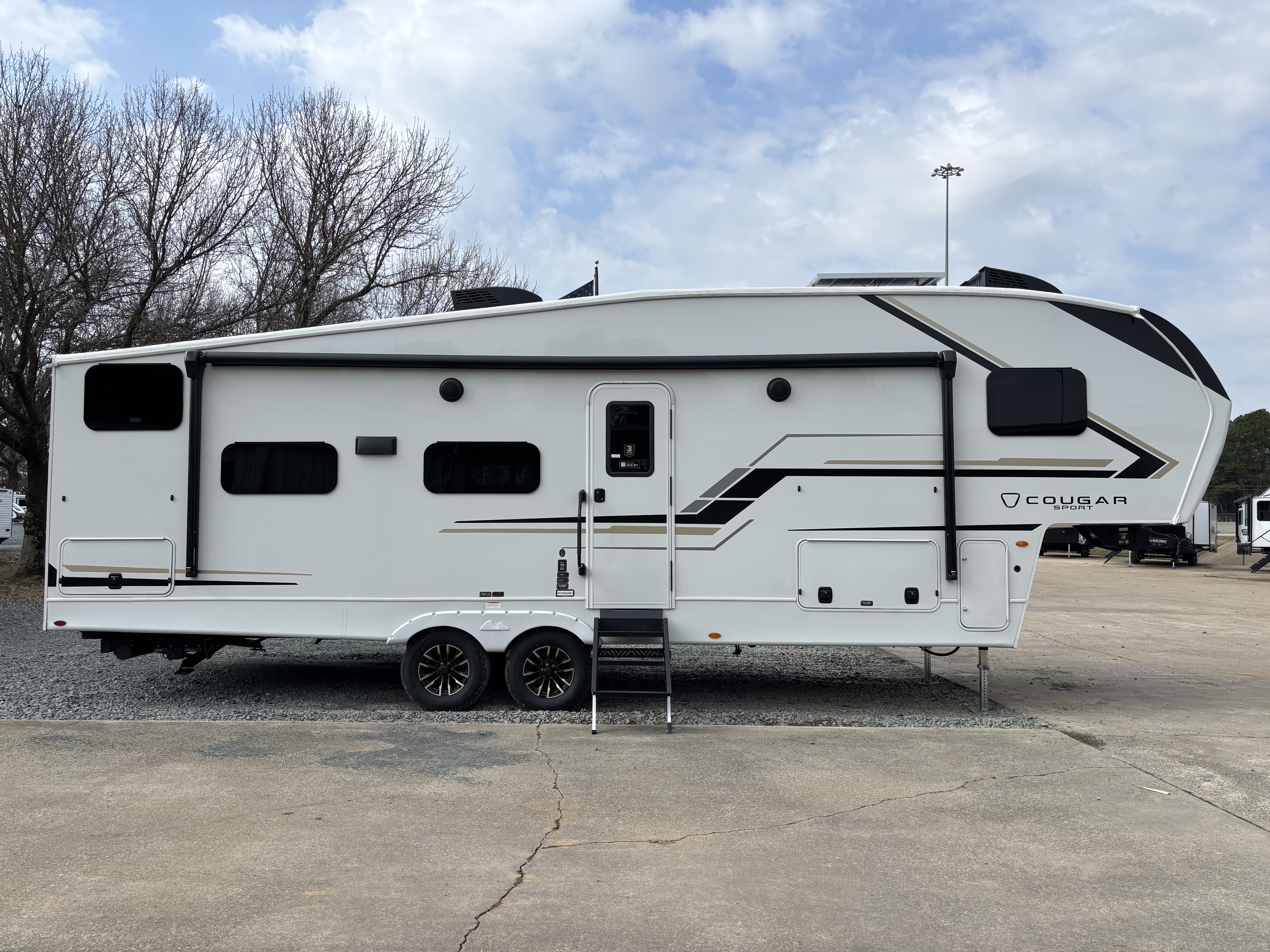 2026 Keystone Cougar Sport 2700BH - Image 3