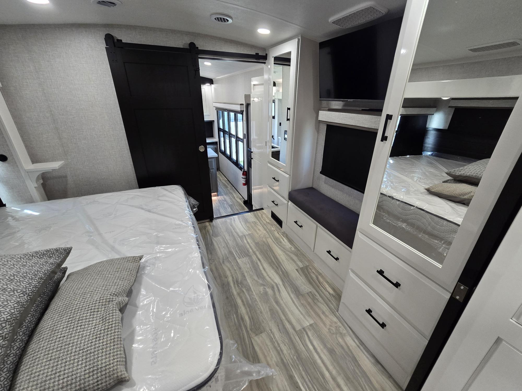 2025 JAYCO PINNACLE 38FLGS - Image 13