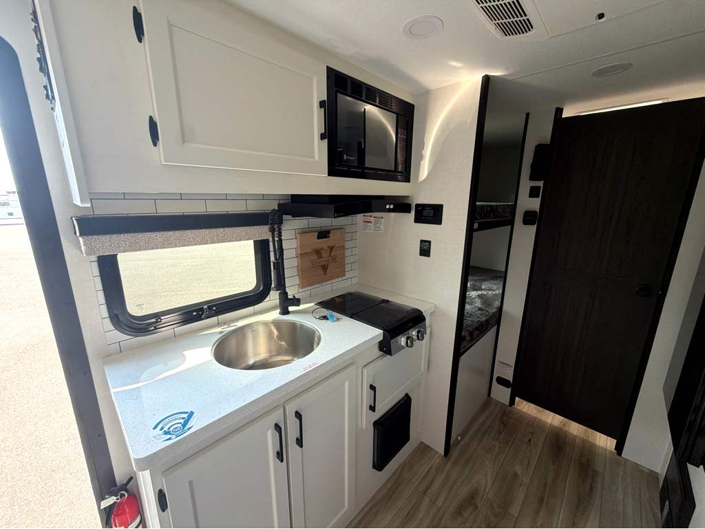 2026 VENTURE RV SPORTTREK STINGER 161VUD - Image 18