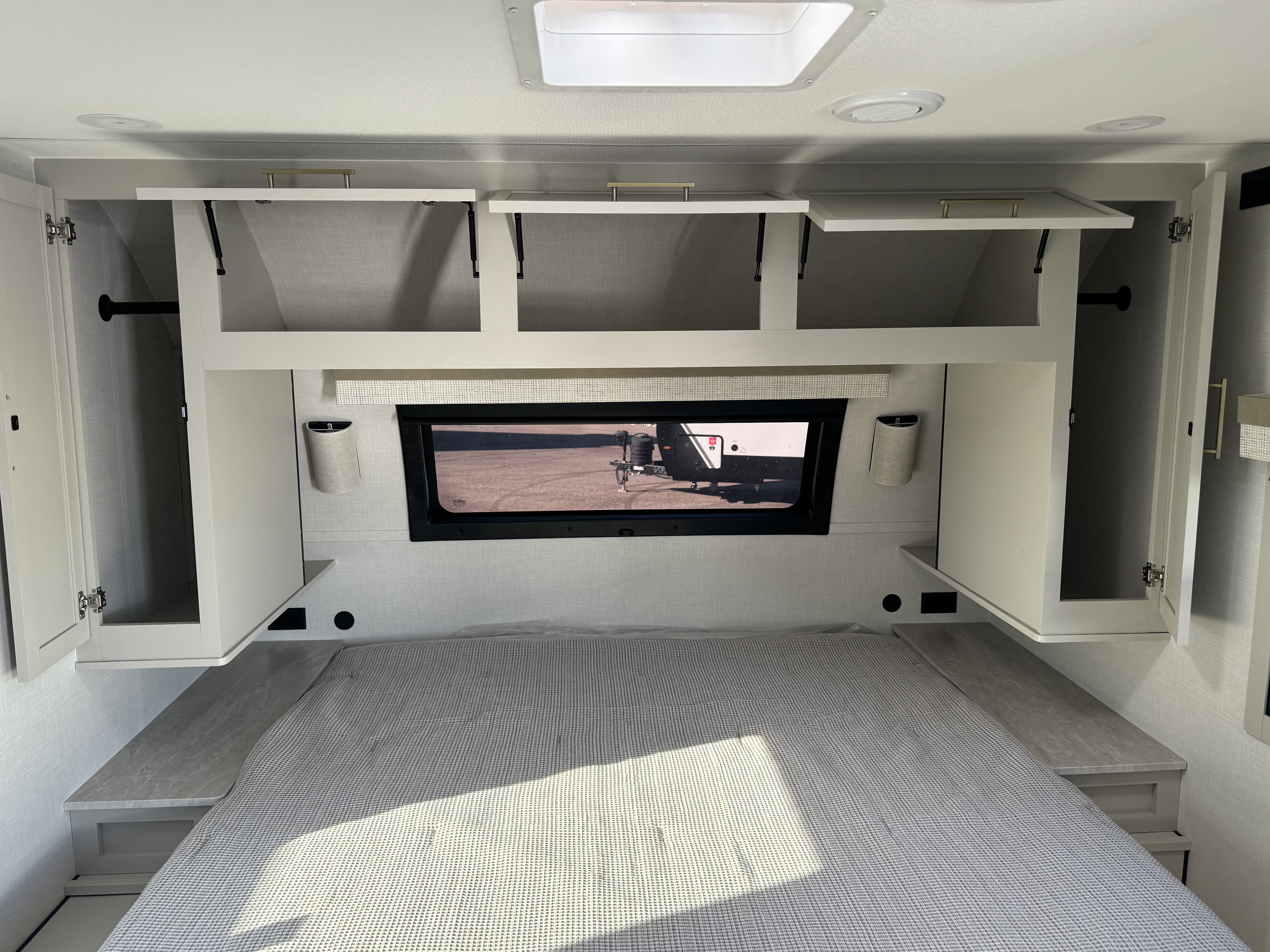 2027 VENTURE RV STRATUS 231VRK - Image 18