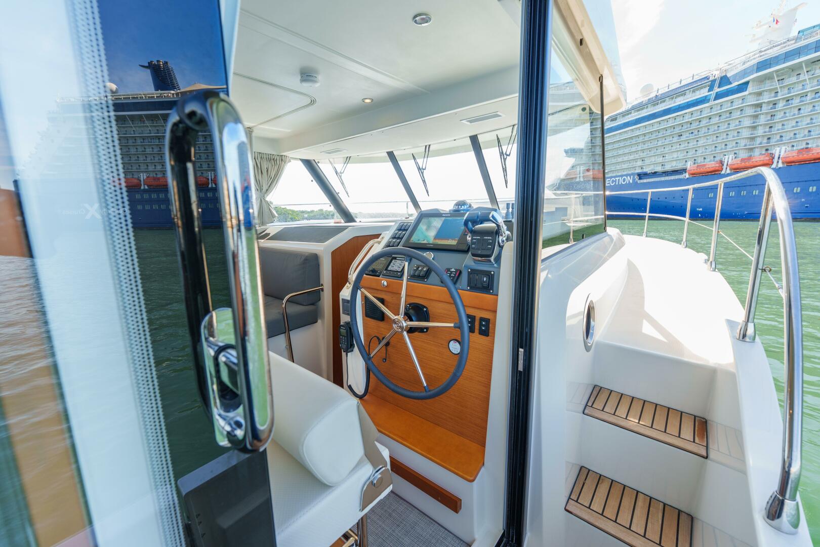 2025 Beneteau - Image 31