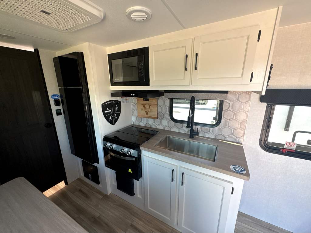2026 VENTURE RV SPORTTREK STINGER 192VRB - Image 12