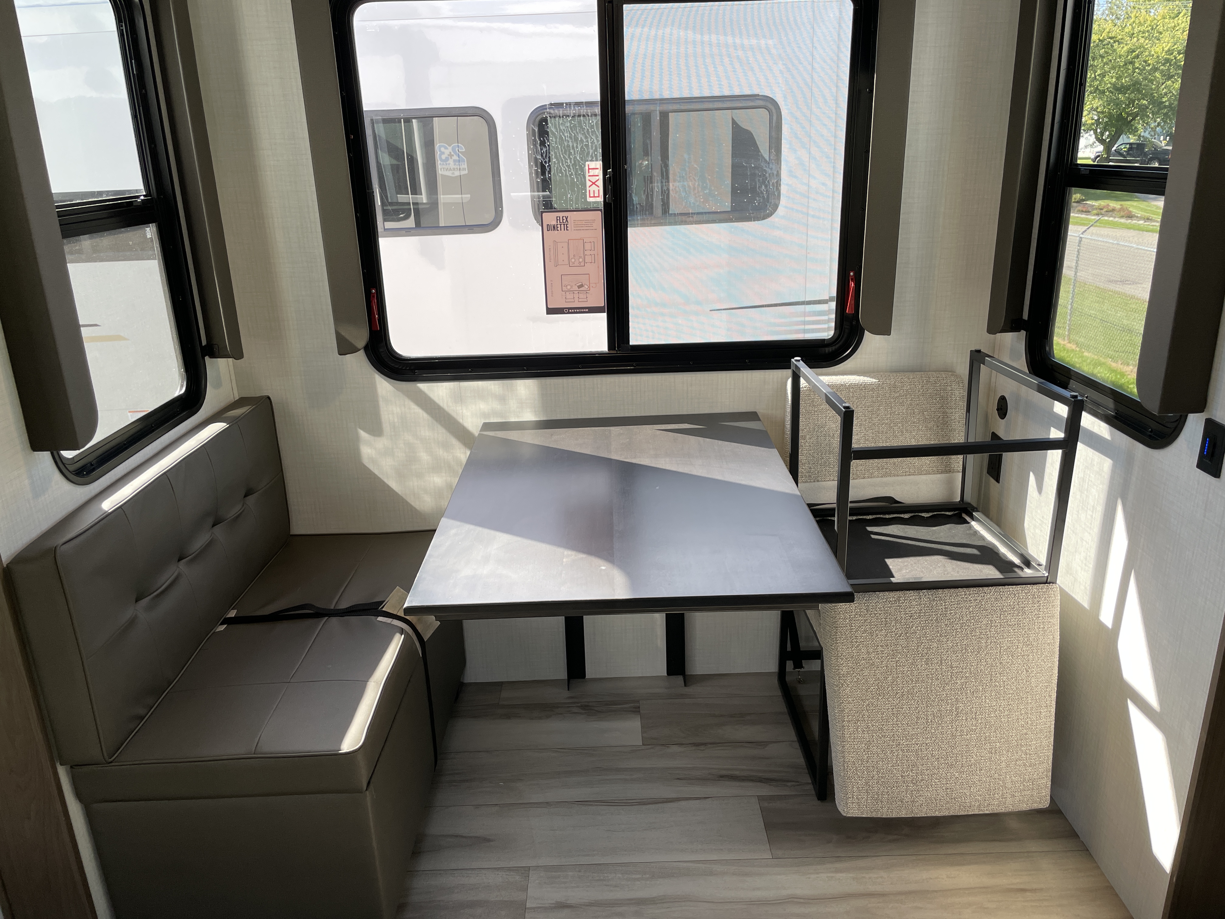 2027 Keystone Cougar 320RDS - Image 25