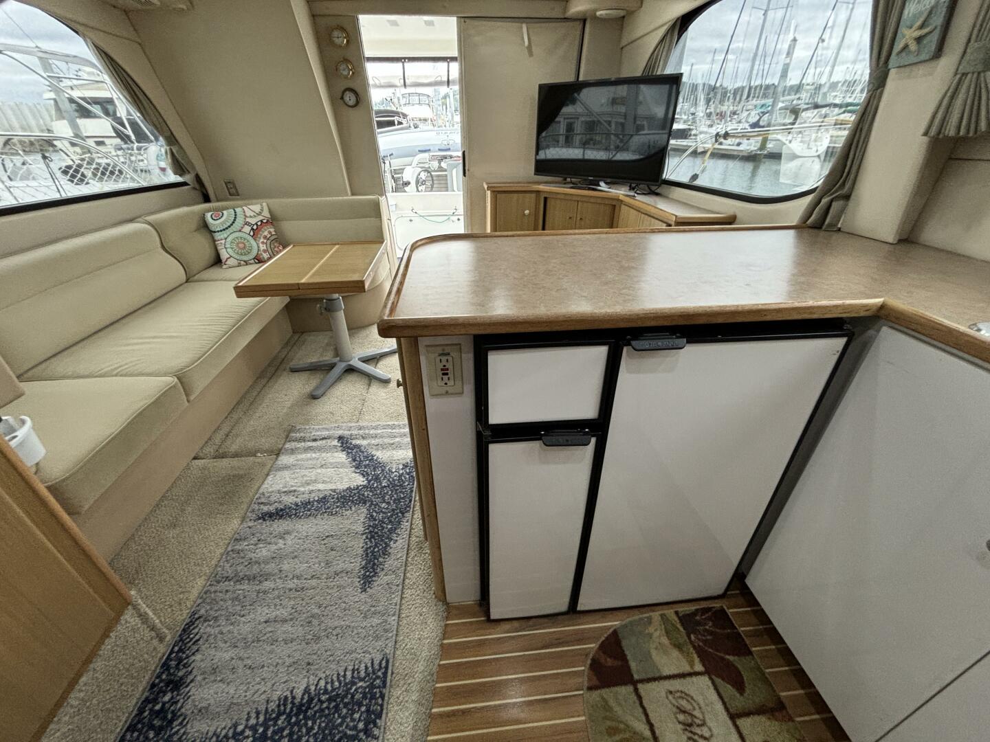 2000 Bayliner 3788 Command Bridge - Image 10