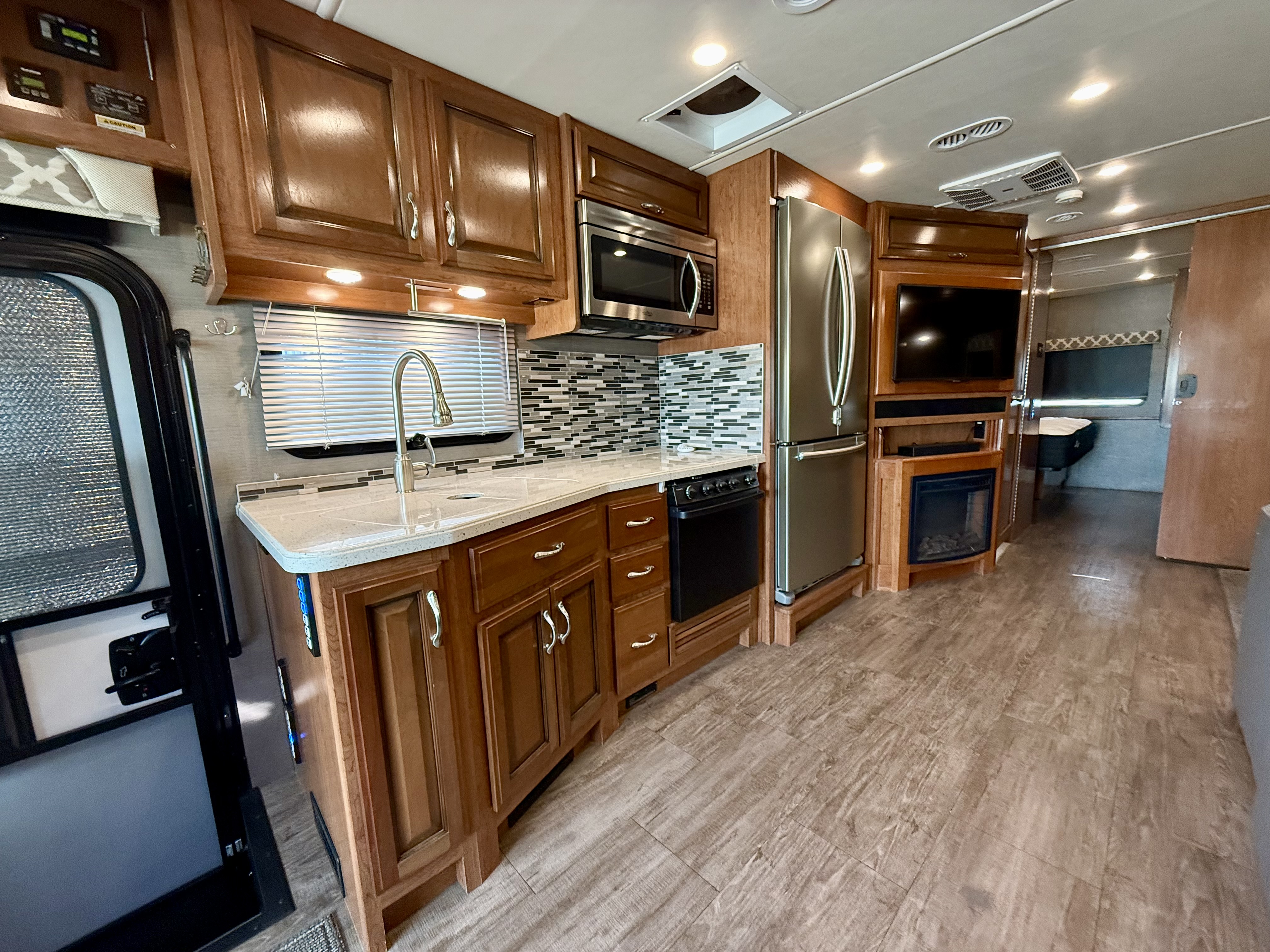 2018 Southwind 34C FULL BODY PAINT - Image 15