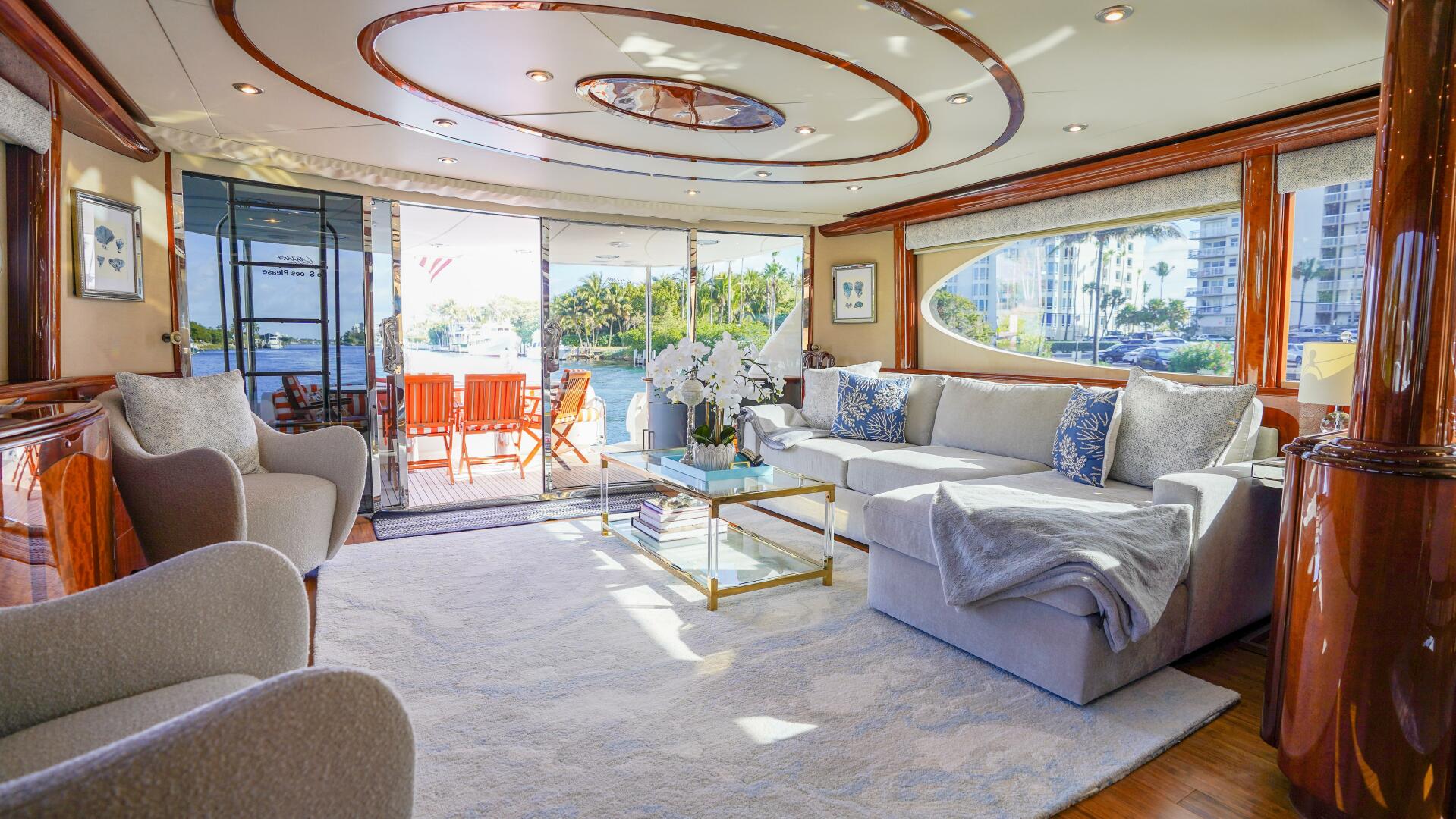 2004 Lazzara Yachts 80 SL - Image 21