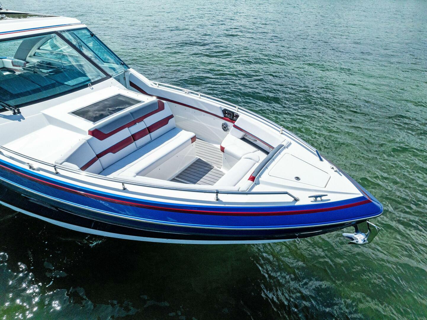 2023 Formula 430 Super Sport Crossover - Image 9