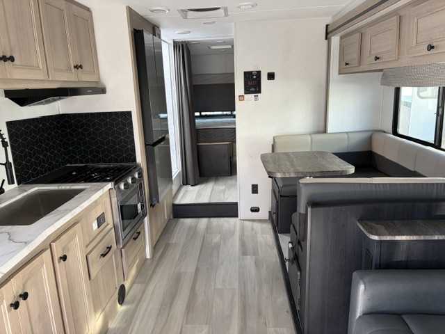 2026 Forest River Sunseeker LE 3010DS - Image 9