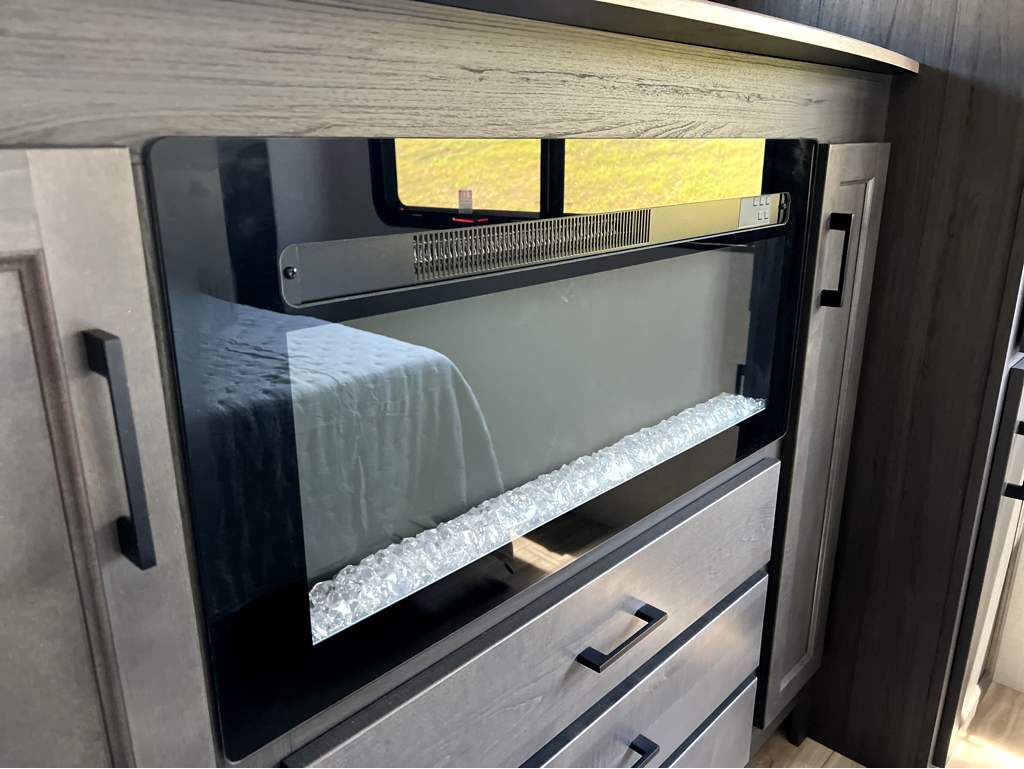 2026 VENTURE RV SPORTTREK 333VFK - Image 21