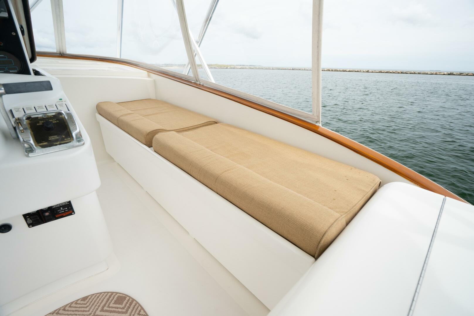 2004 Stolper 38 Express - Image 14