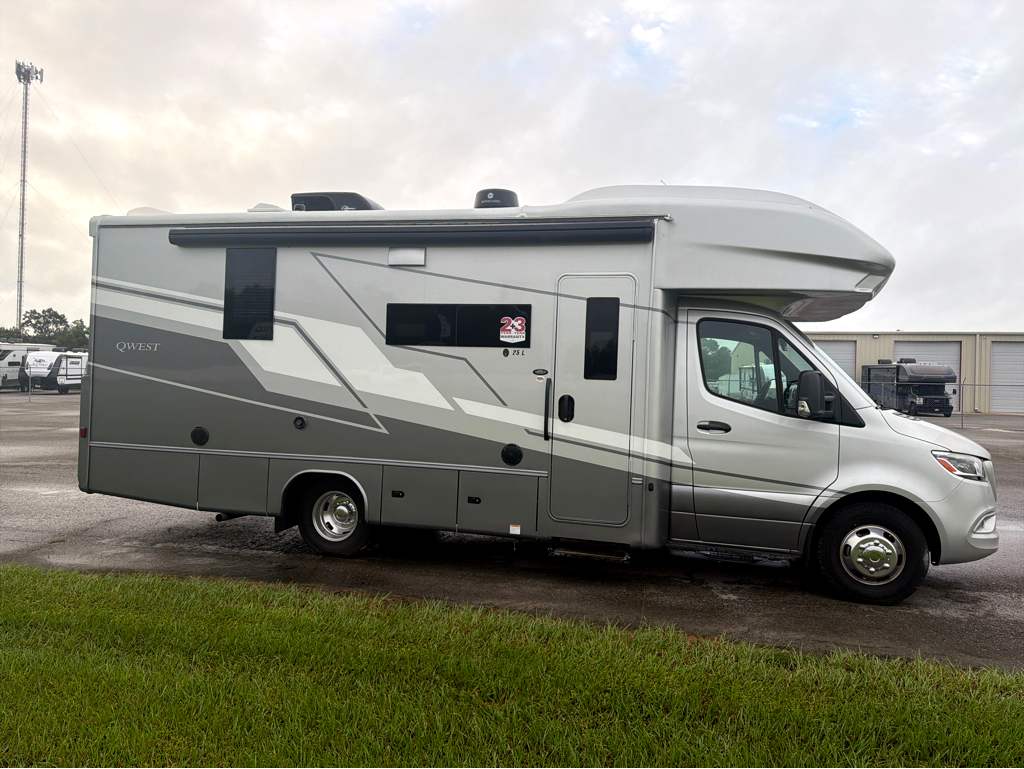 2027 ENTEGRA COACH QWEST 25L - Image 2