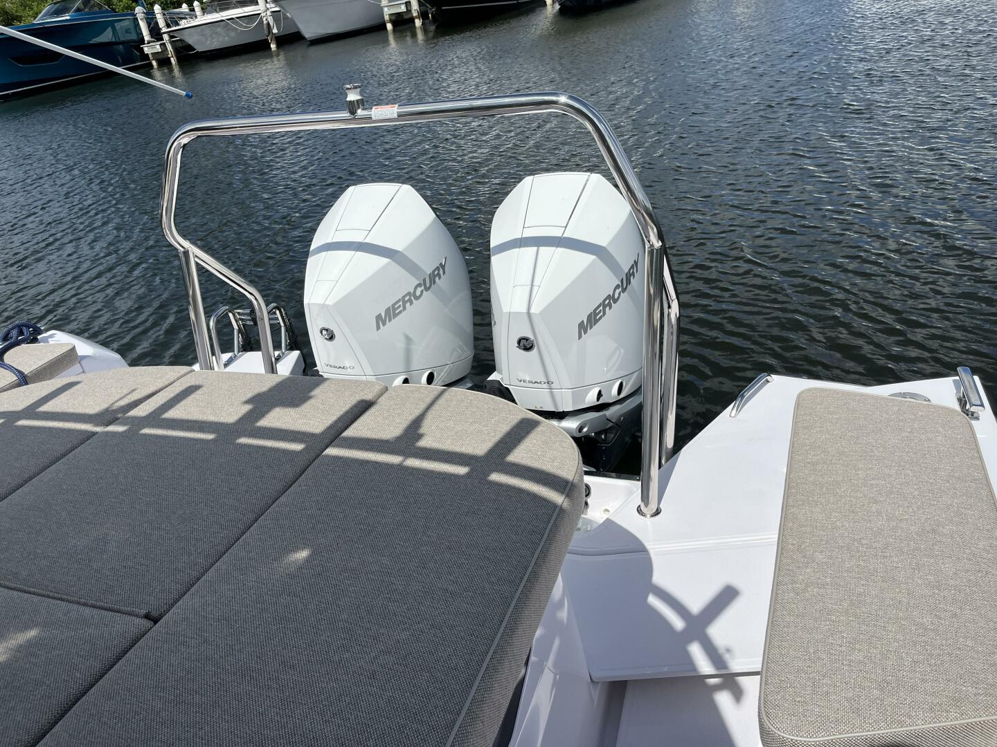 2024 Axopar Cross Cabin - Image 4