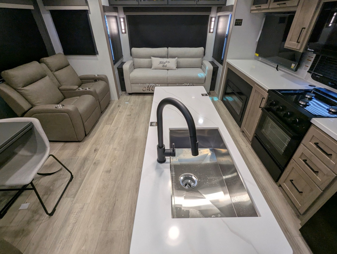 2026 Forest River Rockwood Signature R361RLS - Image 17