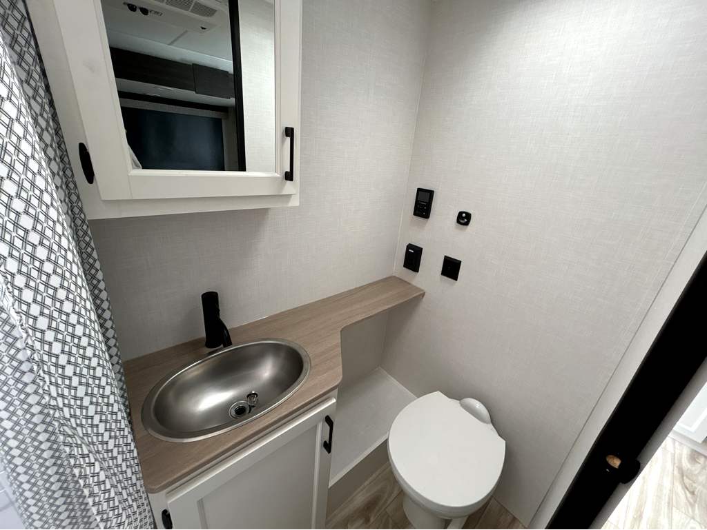 2026 VENTURE RV SPORTTREK STINGER 181VRK - Image 14