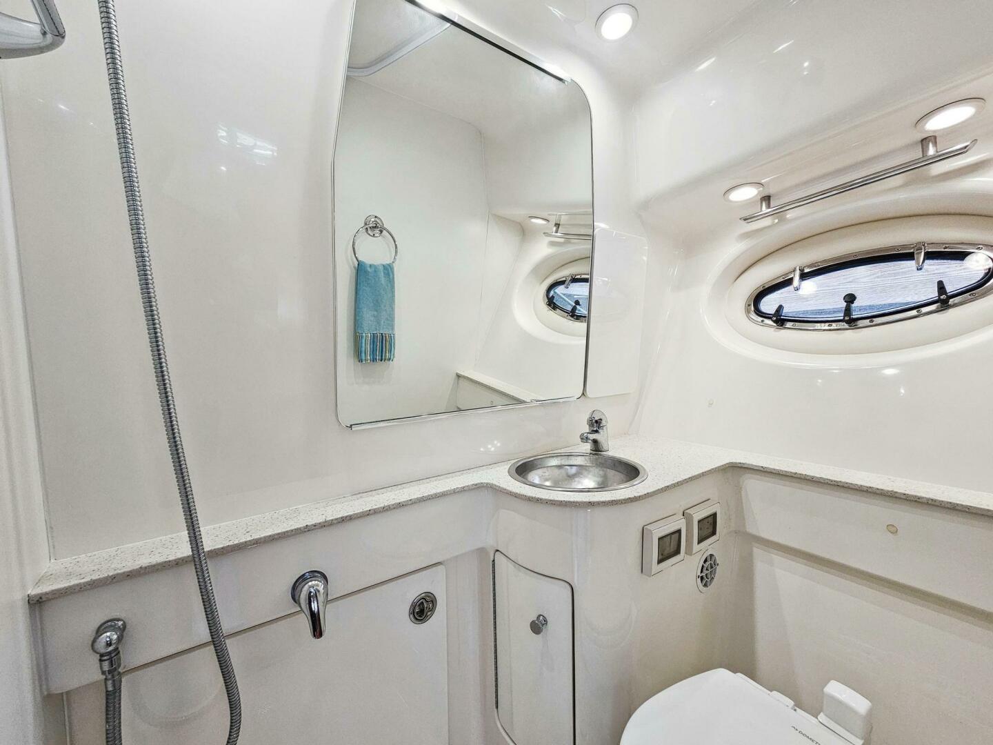 2006 Tiara Yachts 3200 Open - Image 23