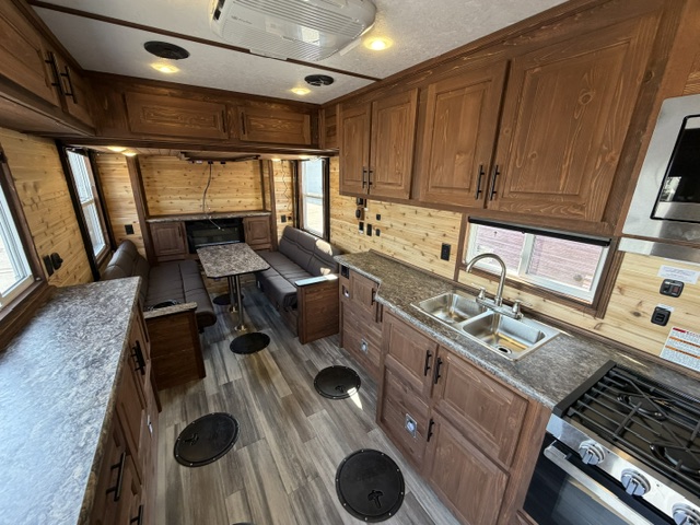 2027 ICE CASTLE RV EXTREME III 8X21 - Image 15