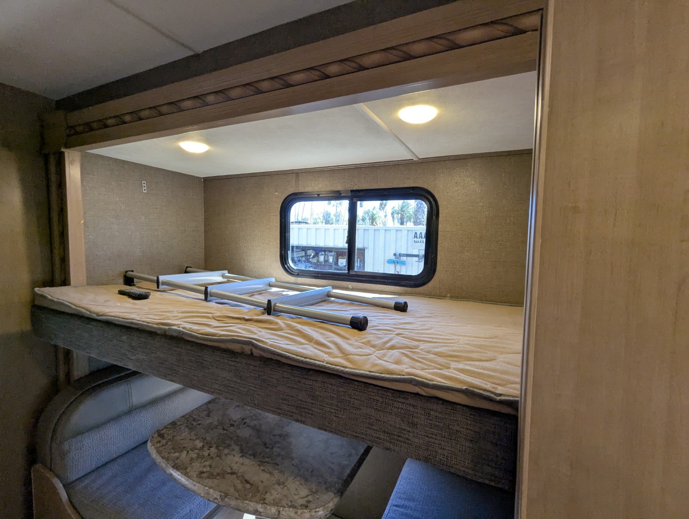 2018 Thor Motor Coach Four Winds 30D - Image 13