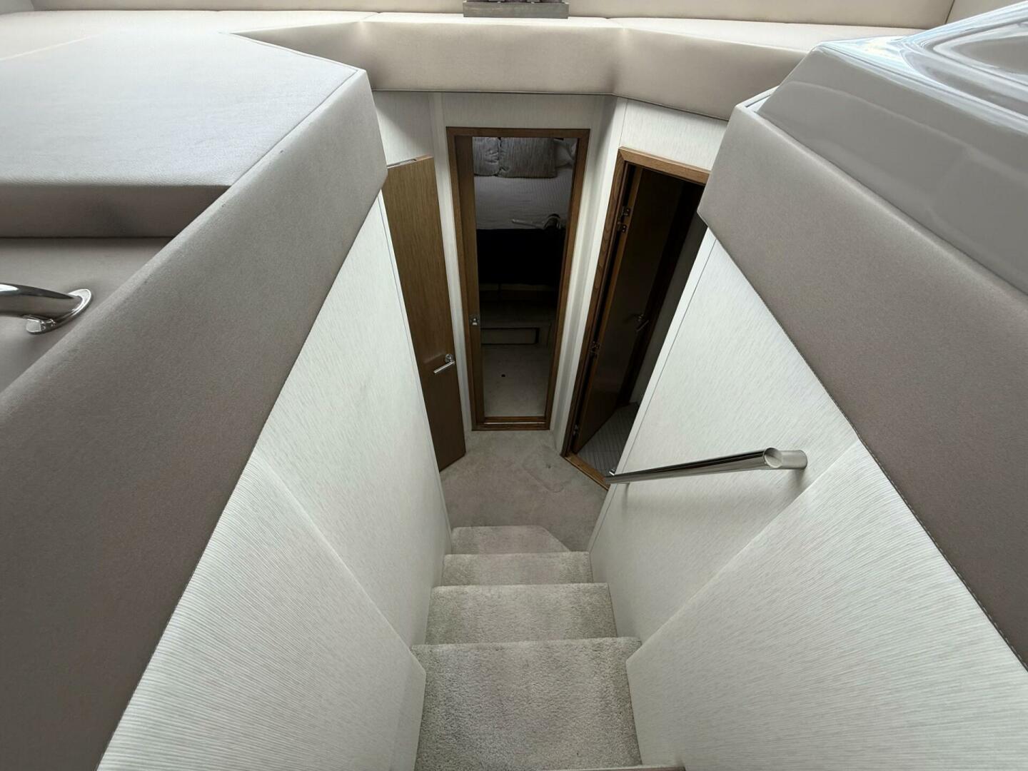 2018 Sea Ray 460 Sundancer - Image 14