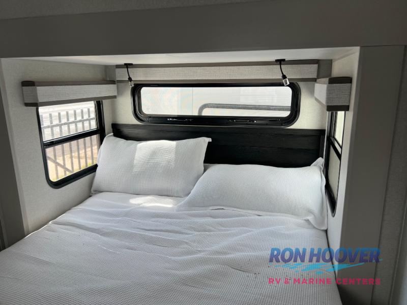 2026 JAYCO NORTHPOINT 395DSDB - Image 17