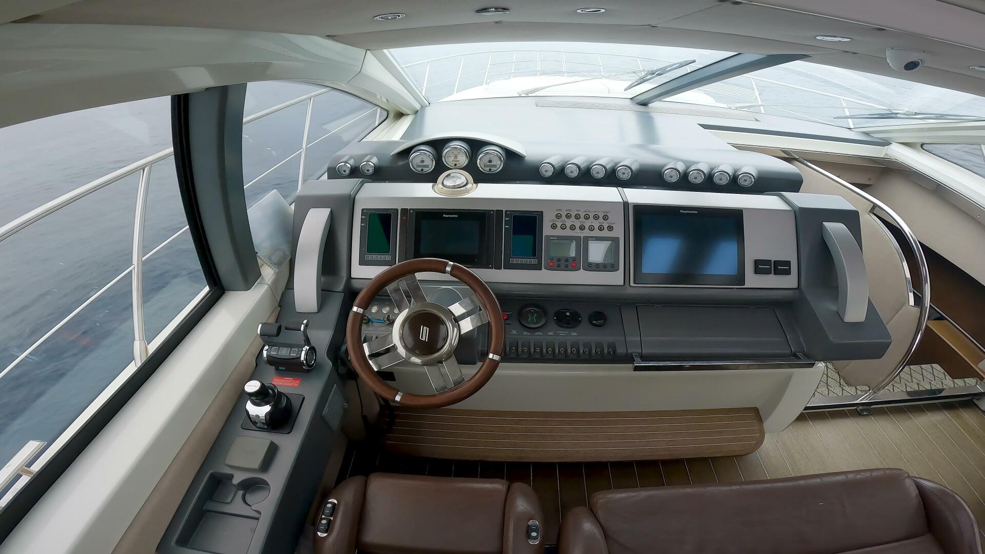2011 Azimut 68S - Image 5