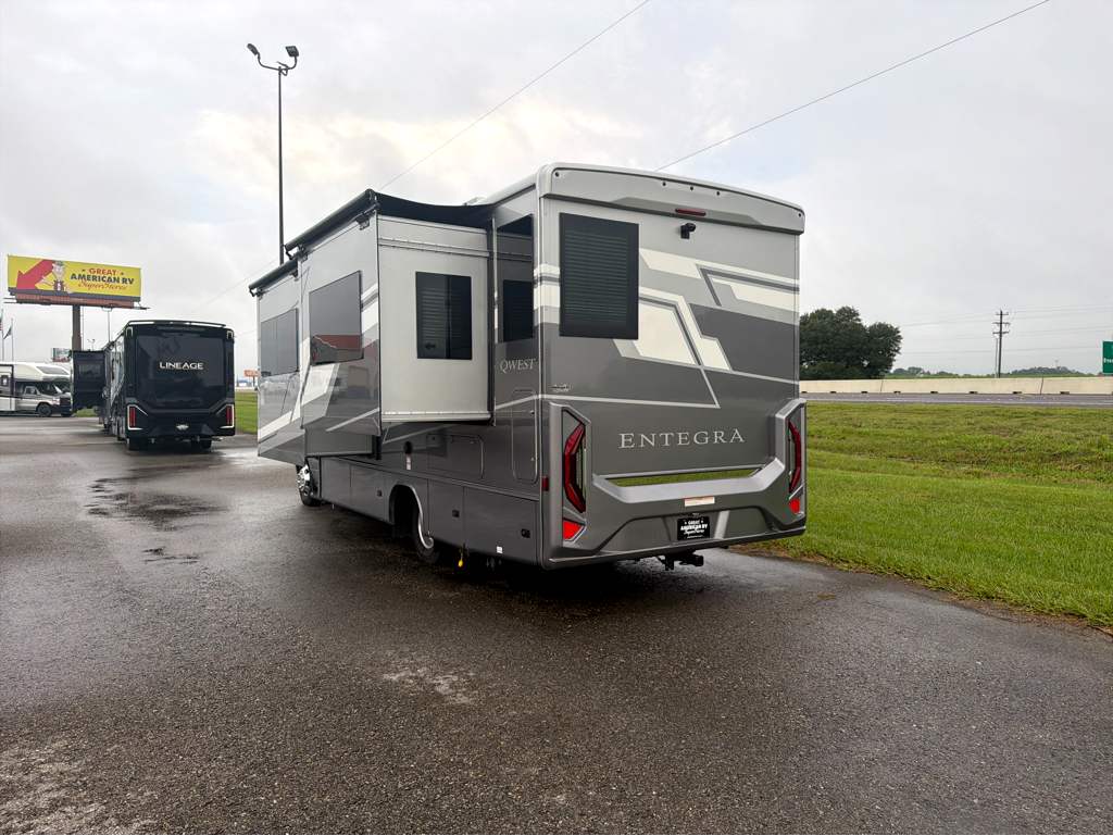 2027 ENTEGRA COACH QWEST 25L - Image 5