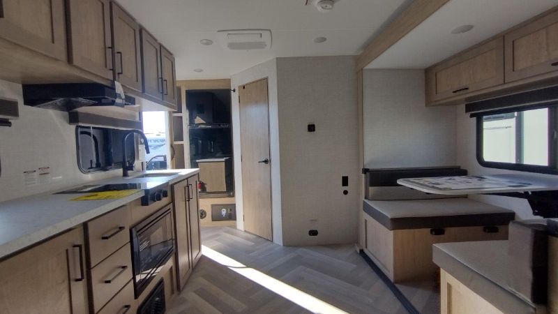 2026 Ember RV E-Series 18FBE - Image 11