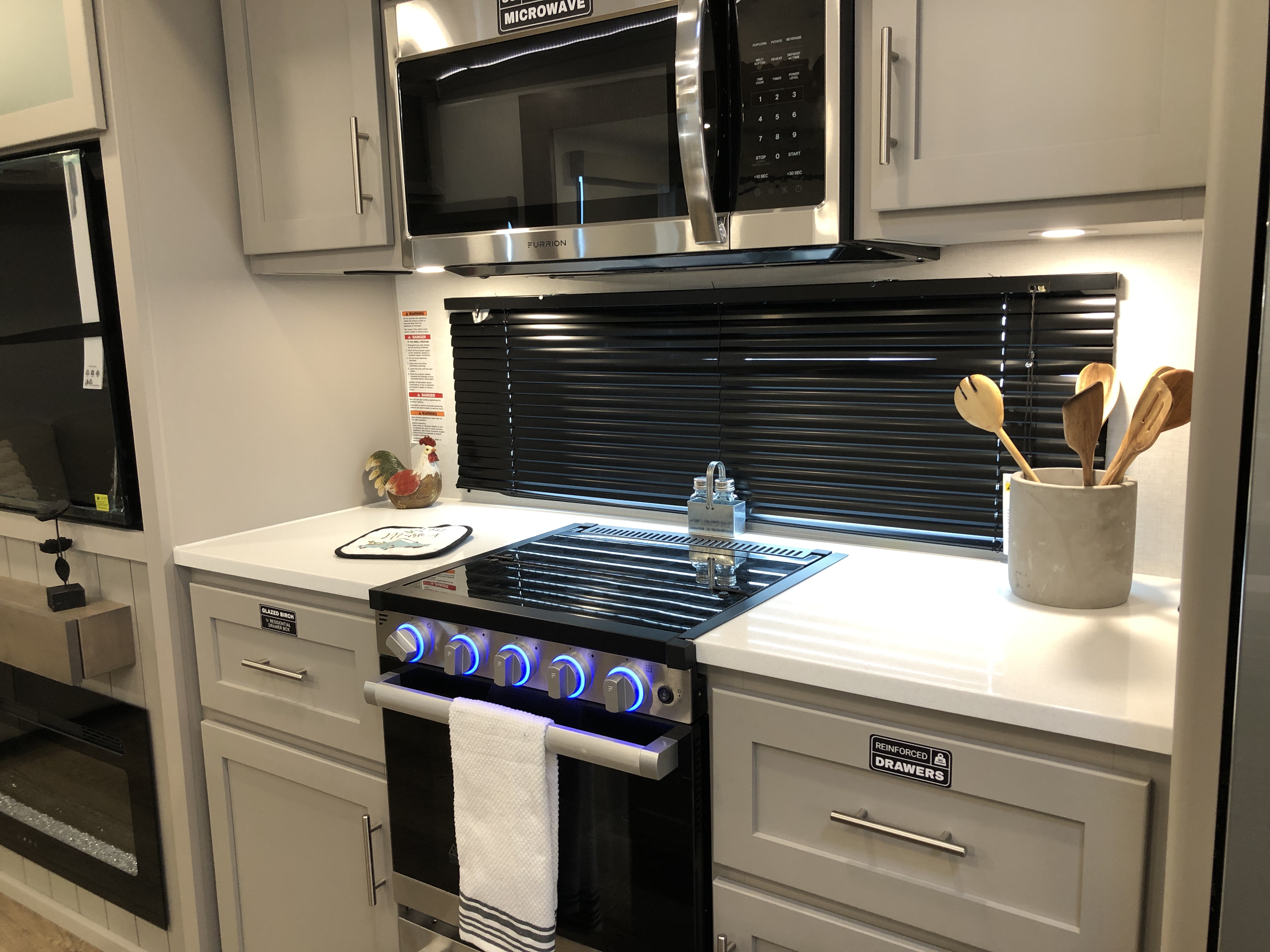 2026 Alliance RV Avenue 32RLS - Image 24