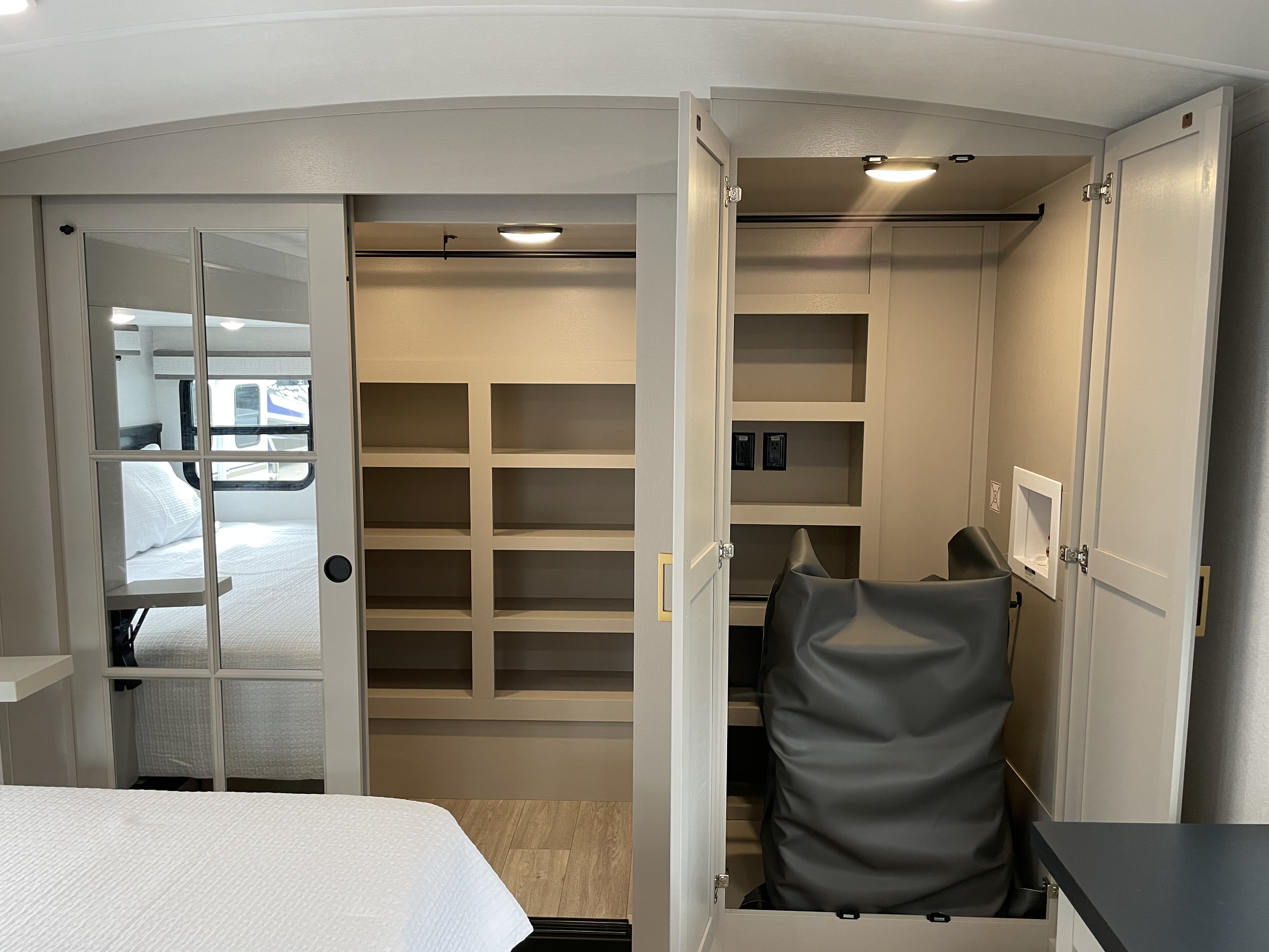2027 Jayco North Point 361RLBH - Image 27