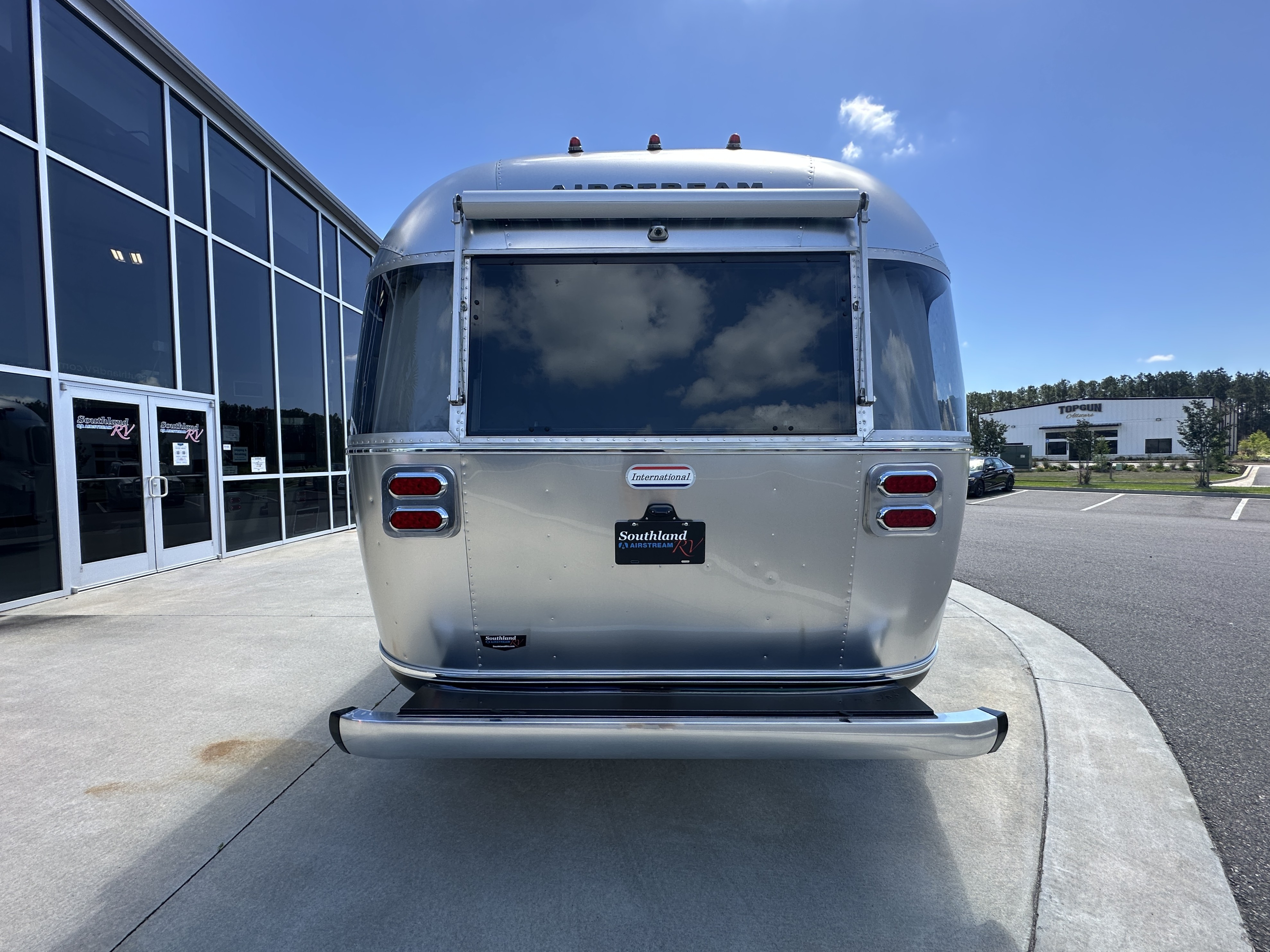 2026 Airstream International 27FB - Image 5