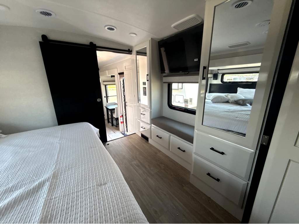 2027 JAYCO PINNACLE 39FLOK - Image 25