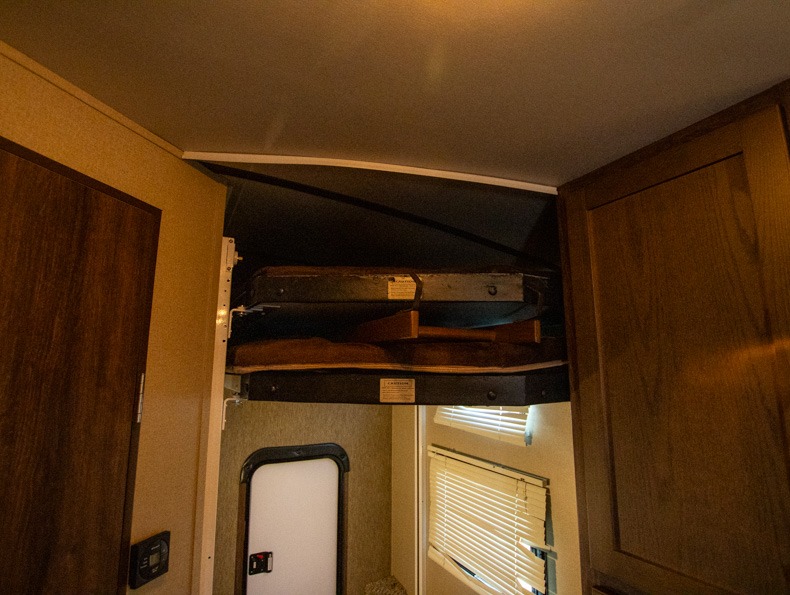 2016 Dutchmen RV Aerolite 242BHSL - Image 12