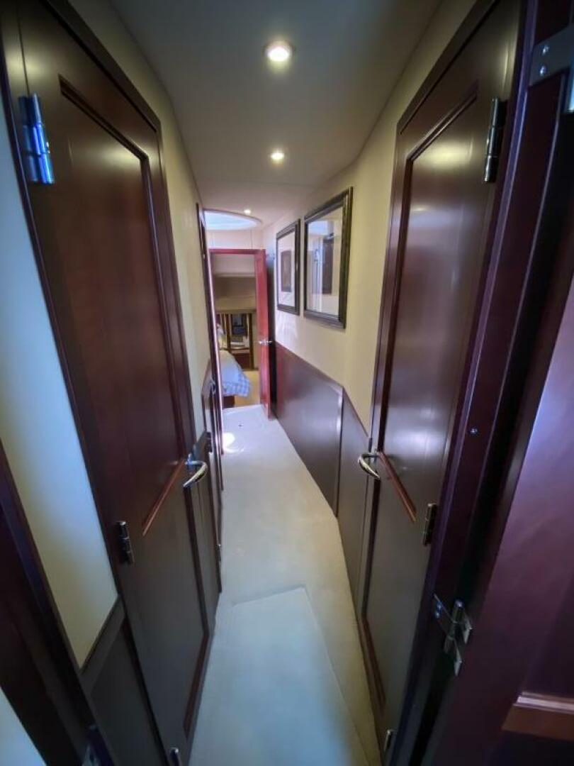 2006 Sea Ray 58 Sedan Bridge - Image 60
