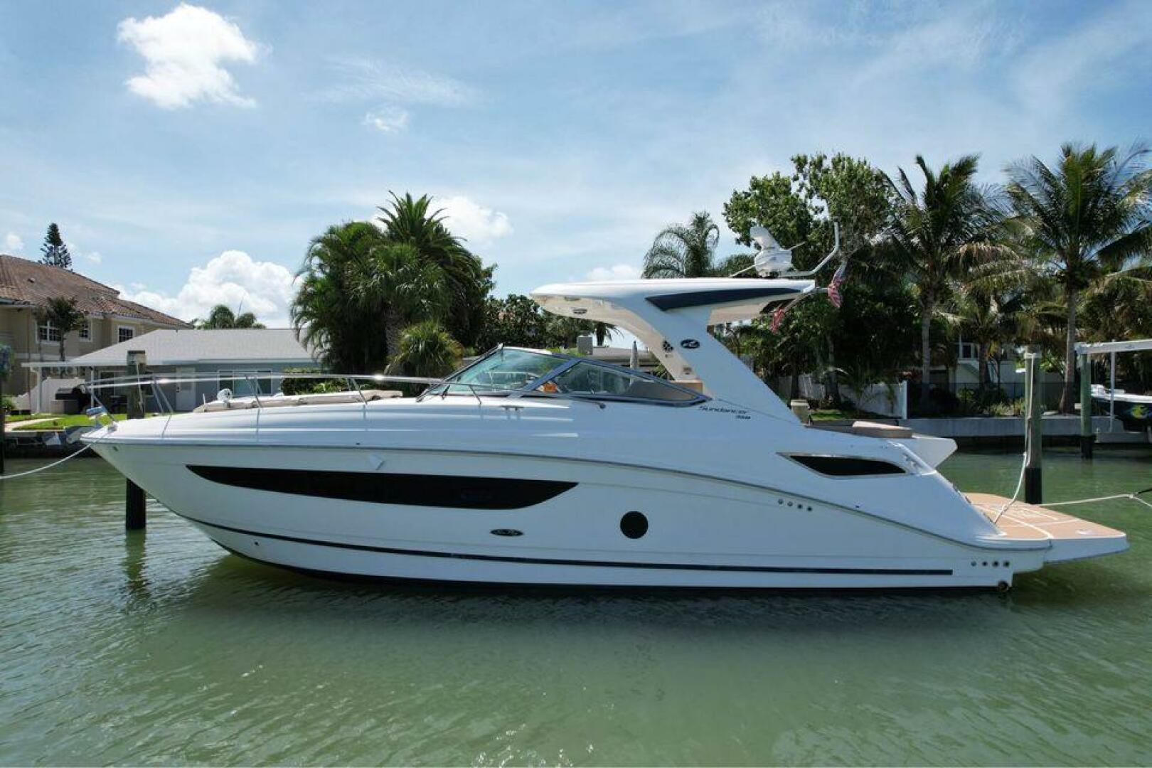 2016 Sea Ray 350 Sundancer - Image 11