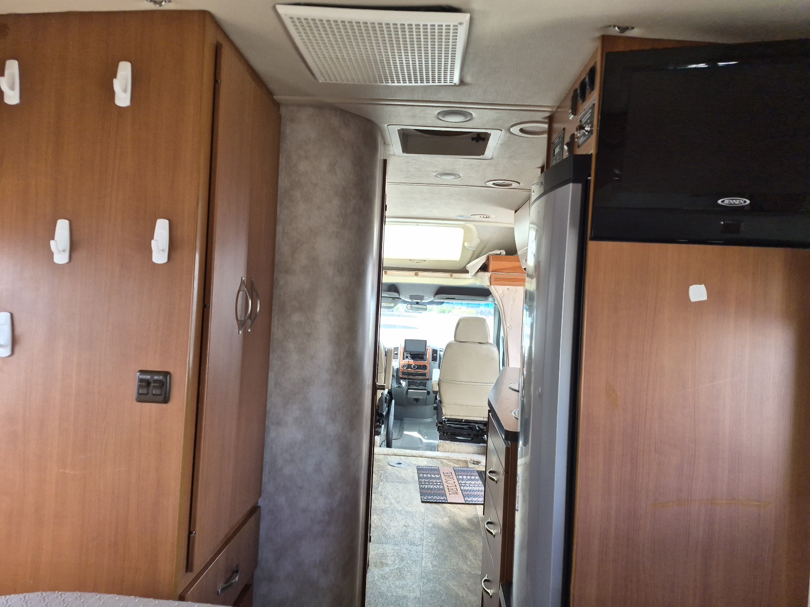2012 Winnebago View Profile 24G - Image 20
