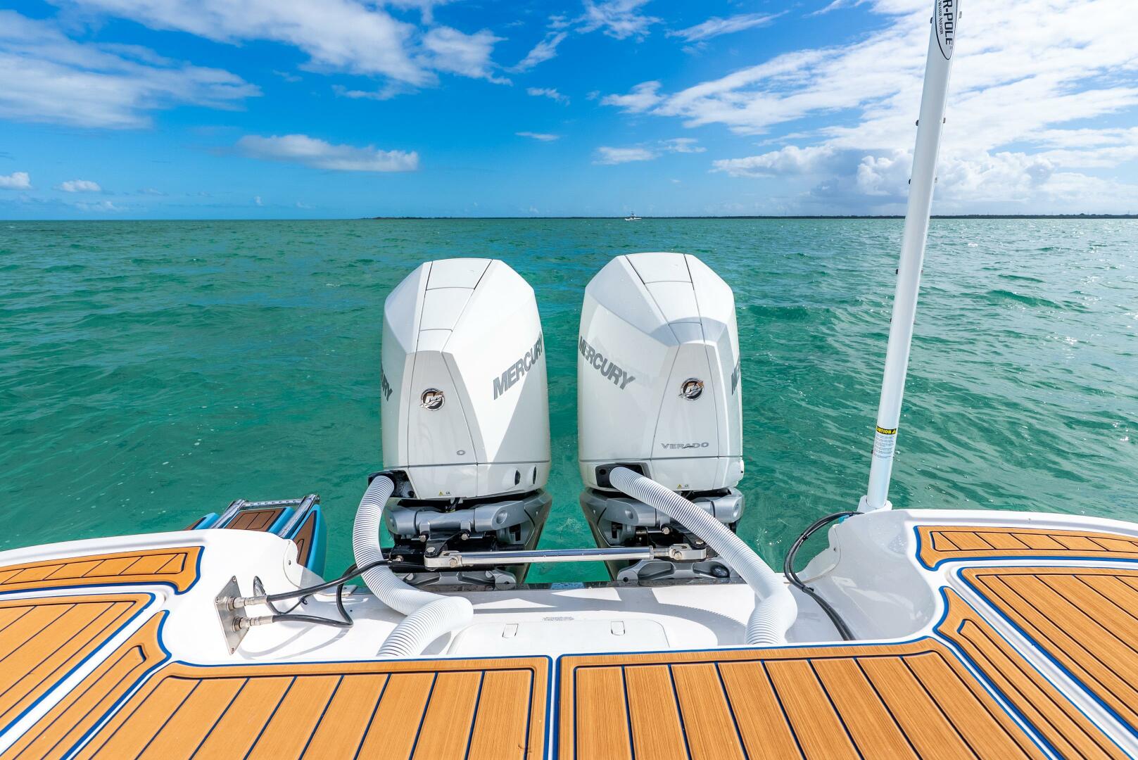 2024 Caymas Hybrid Boat 281 HB - Image 15