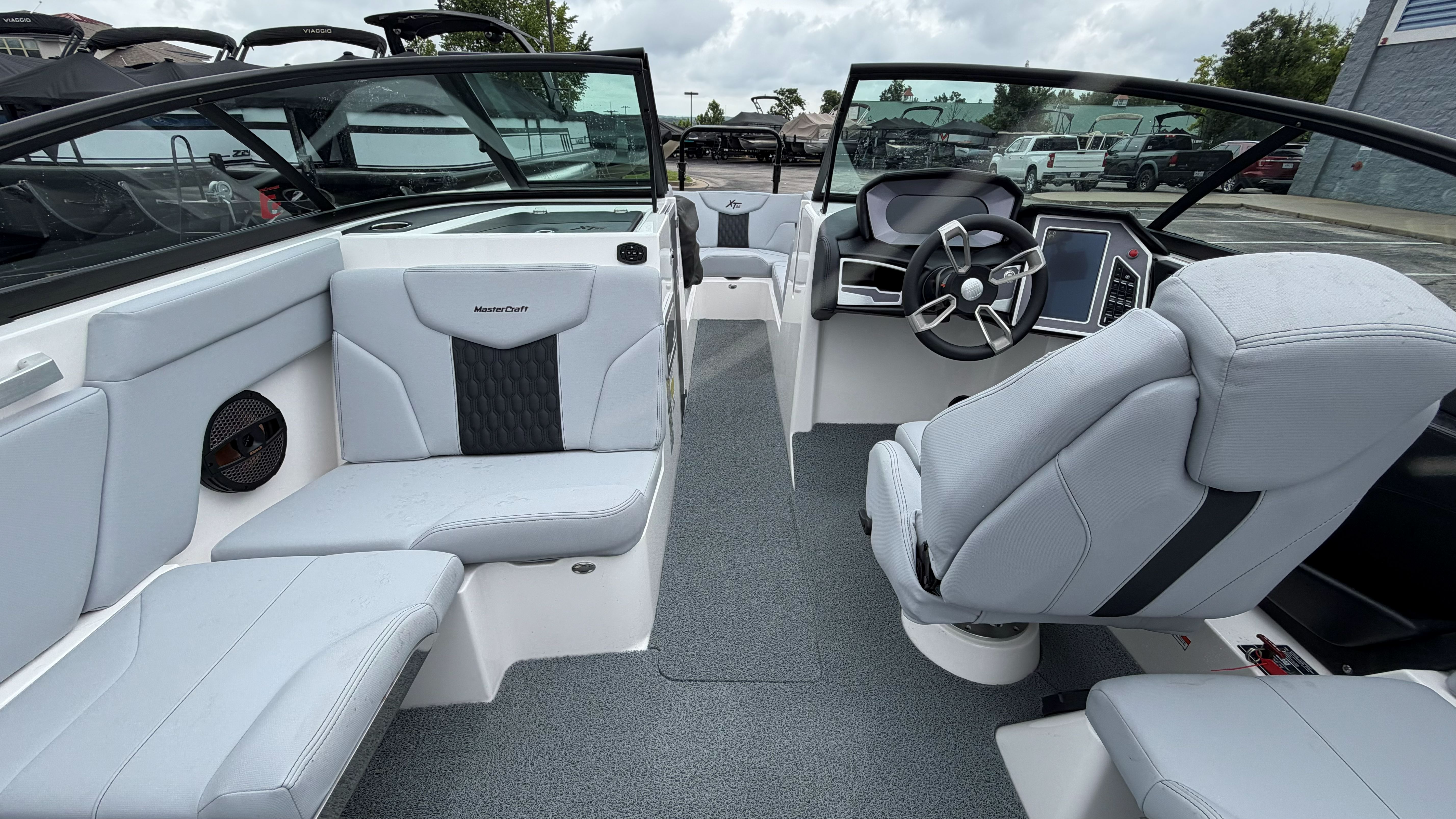 2024 MasterCraft XT25 - Image 52