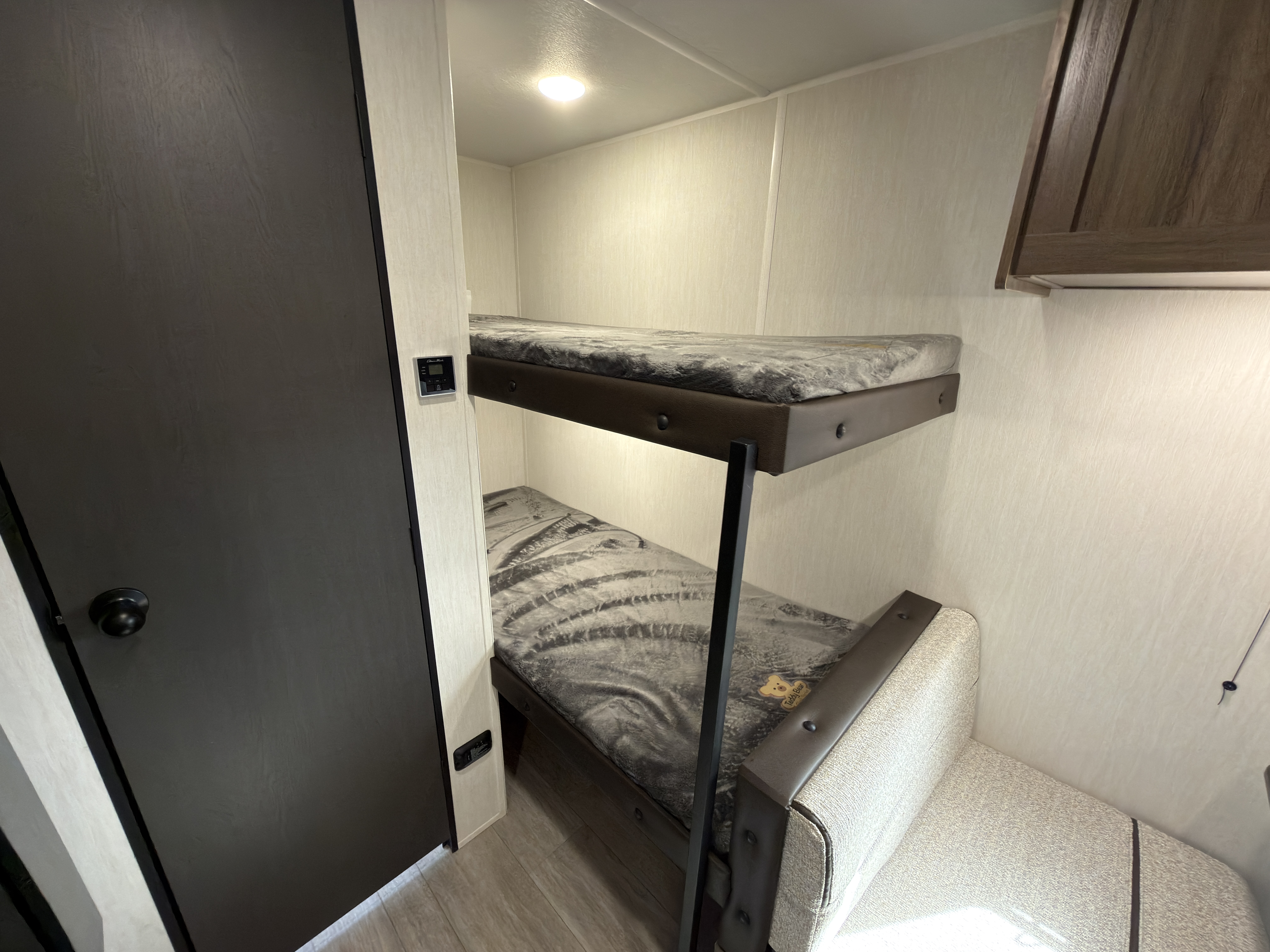 2026 Prime Time Avenger LT 16BHX - Image 14