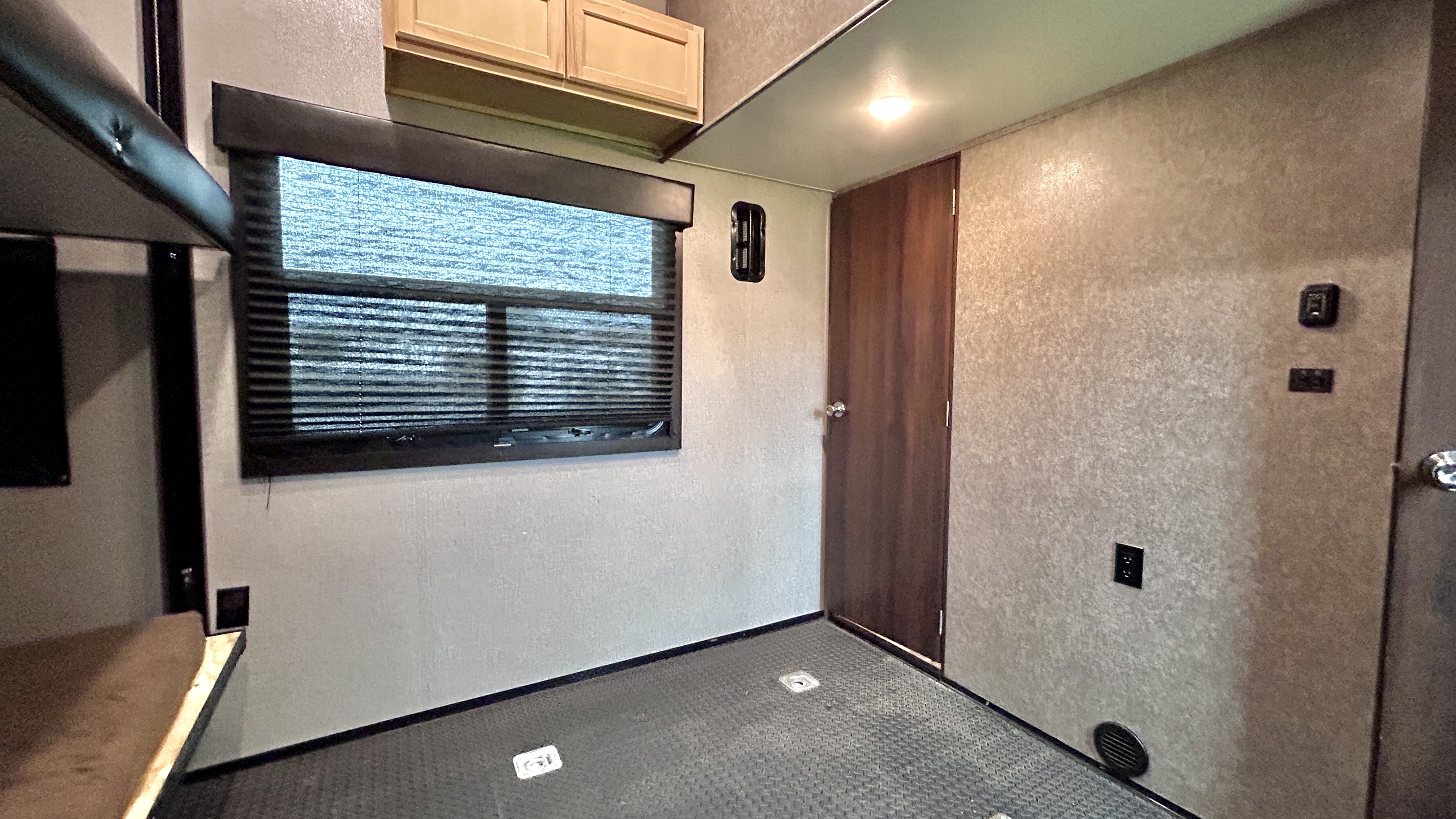 2019 Jayco Talon 403T - Image 17