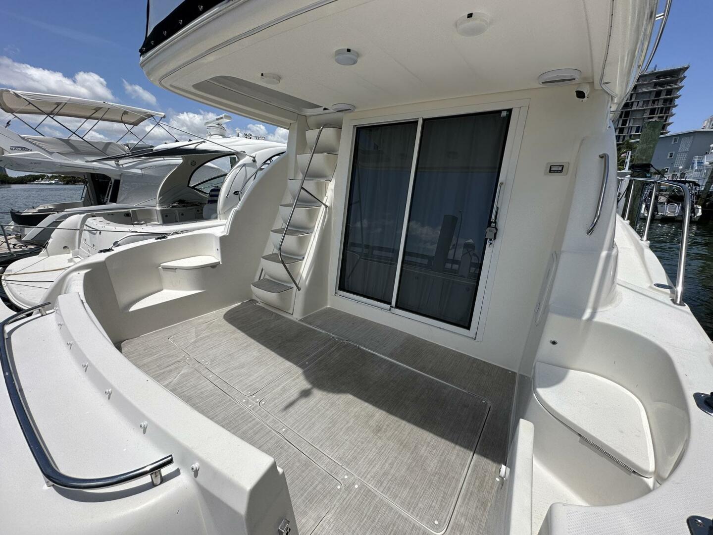 2007 Meridian 411 Sedan Bridge - Image 7