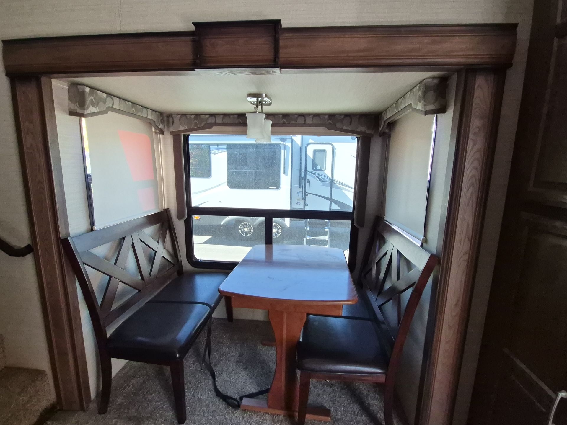 2017 Keystone Cougar 326RDS - Image 22