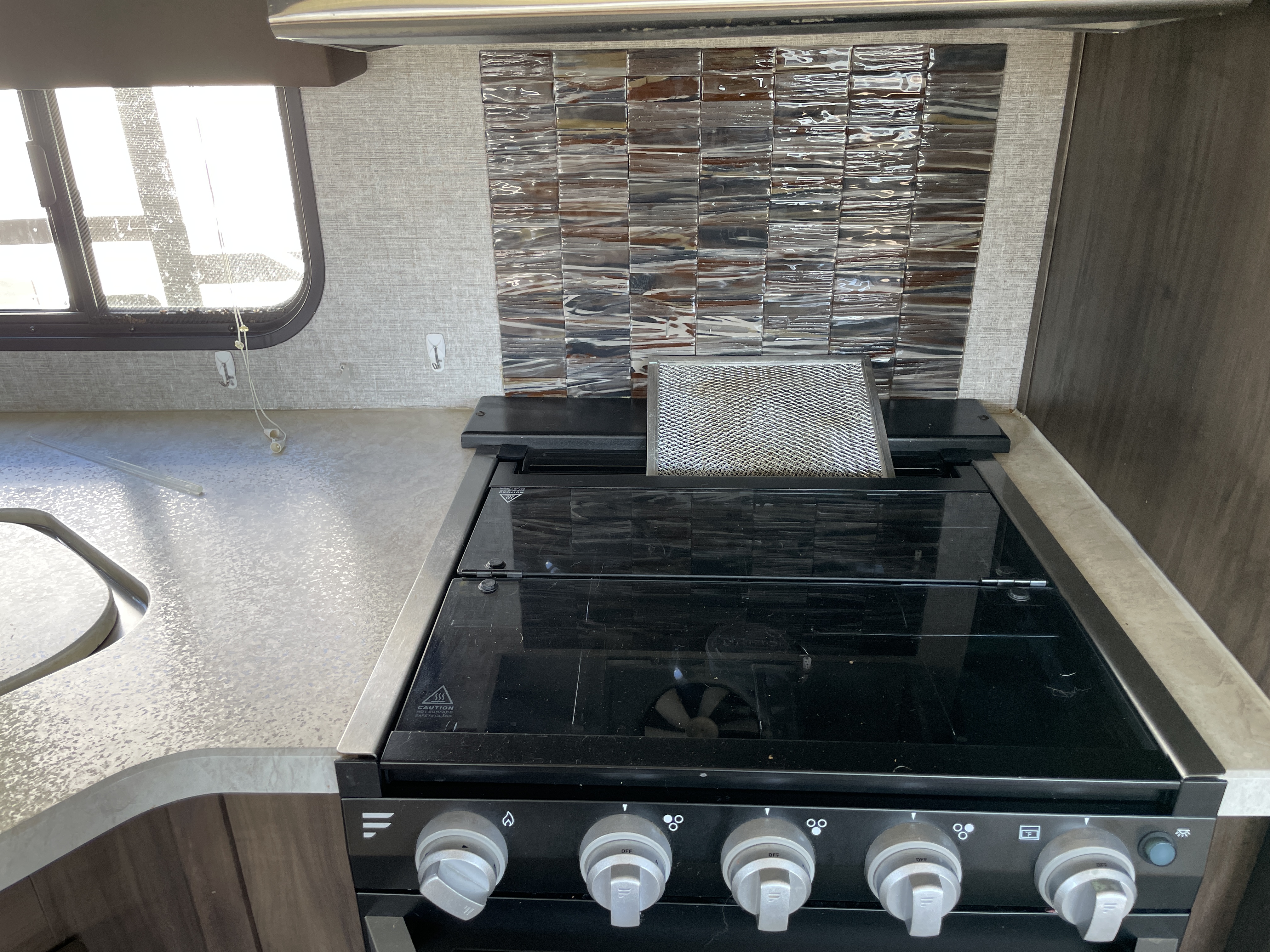 2018 Forest River Cherokee Arctic Wolf 265DBH8 - Image 14