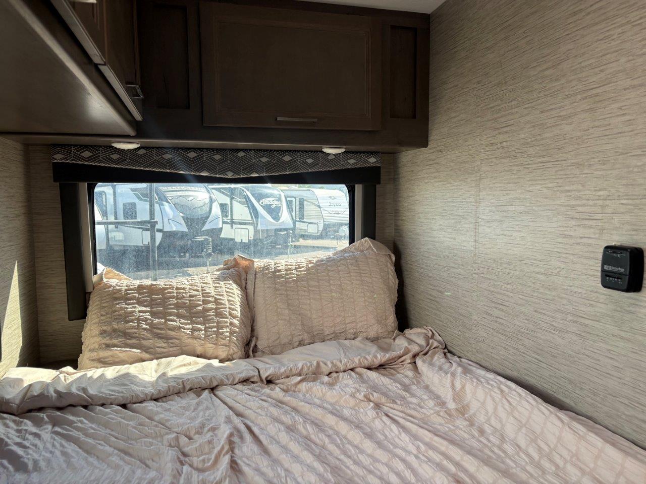 2024 Thor Motor Coach Four Winds 22E - Image 13
