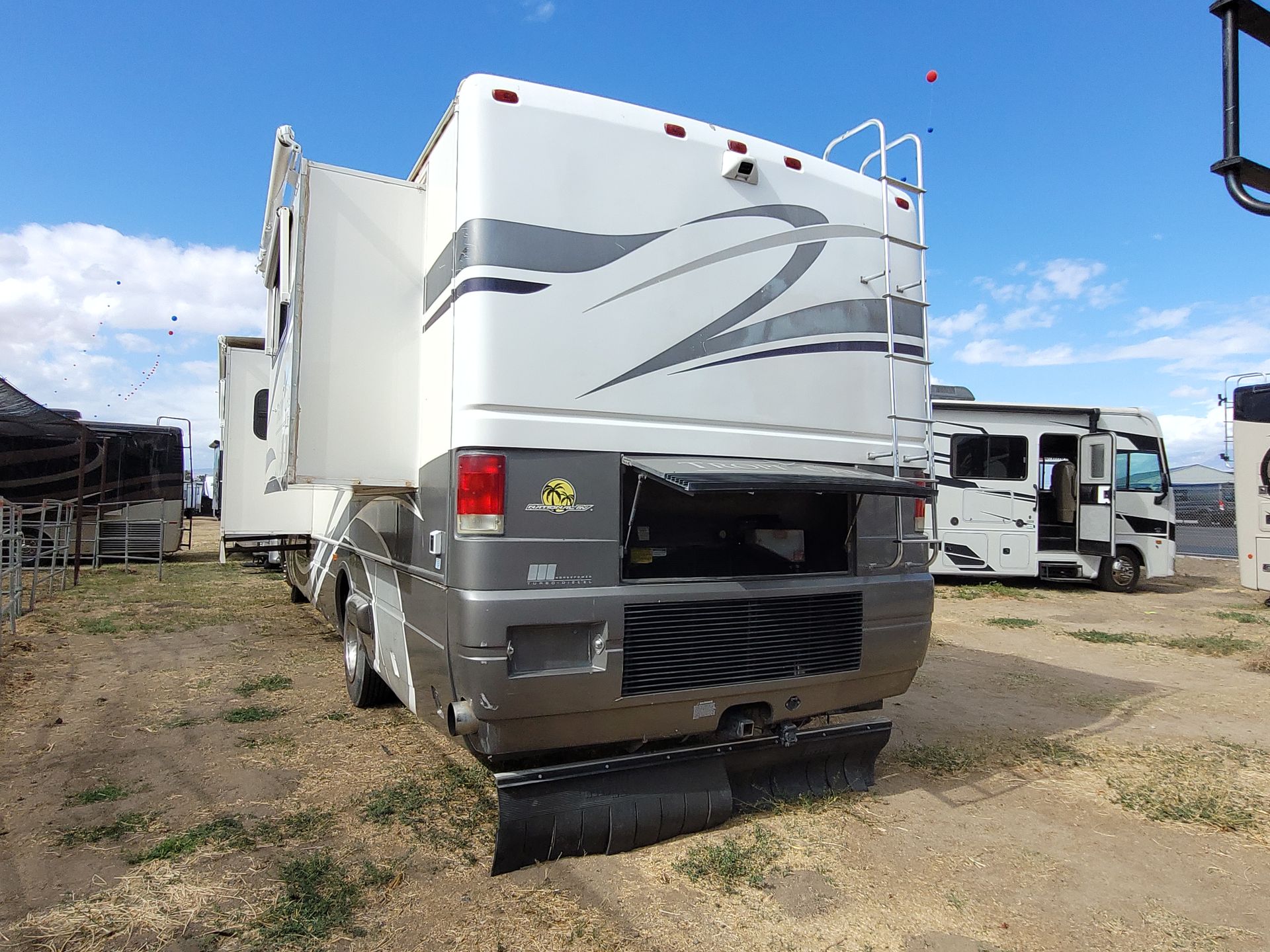 2005 National Tropical 396LX - Image 6