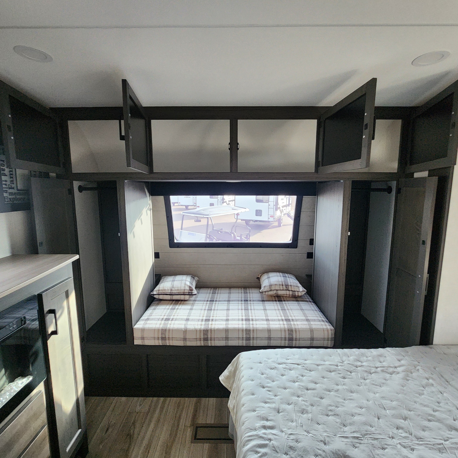 2026 VENTURE RV SPORTTREK 272VRK - Image 31