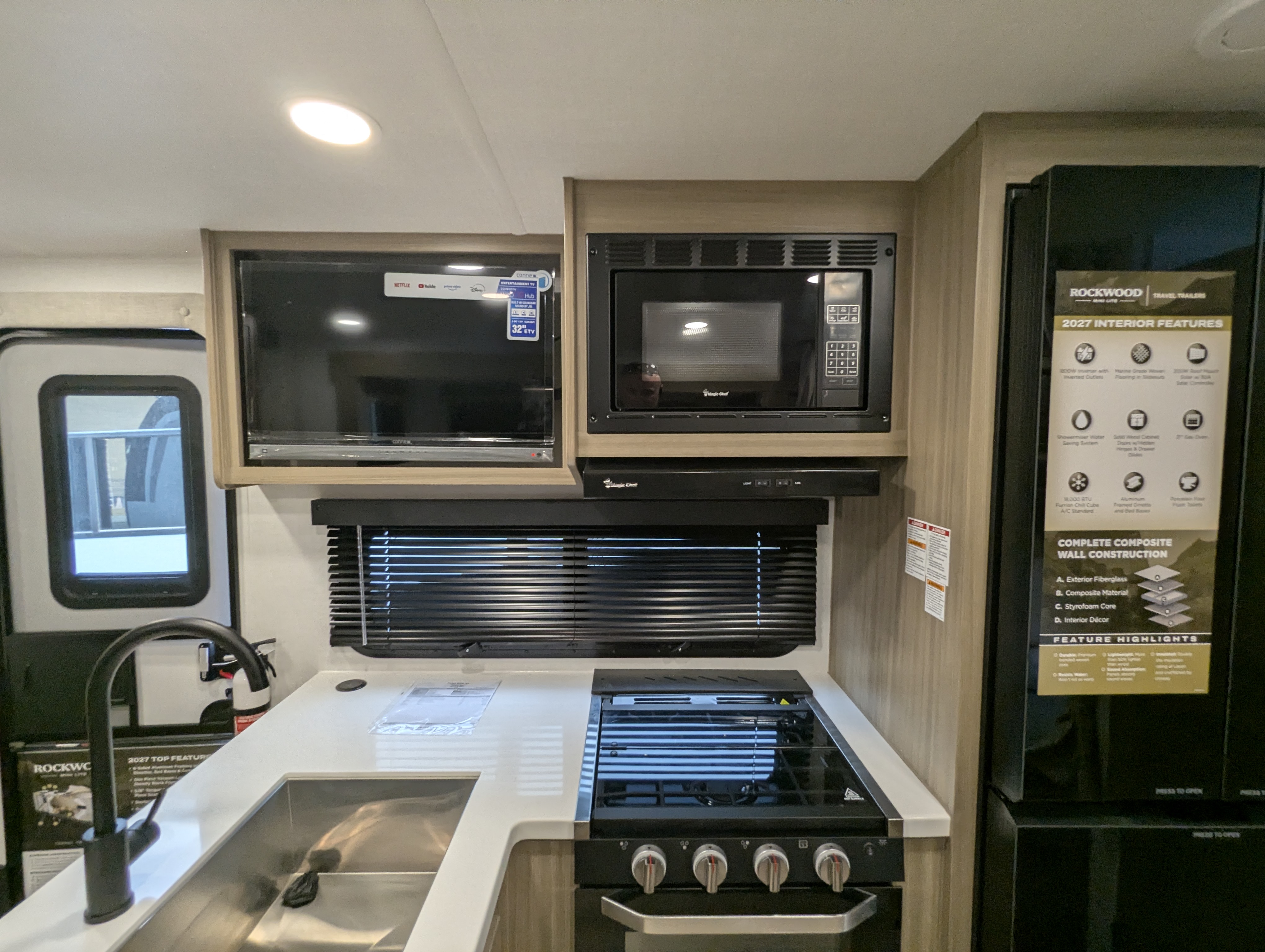 2027 Forest River Rockwood Mini Lite 2520BH - Image 21