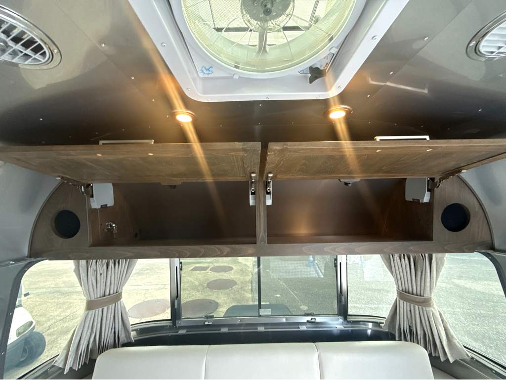 2026 AIRSTREAM CLASSIC 30RBQ - Image 12